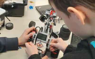 Grenzenlose Kreativität – Wie SIA-Schüler der Klasse 11 selbst zu Lehrern im BuntStift Kurs werden