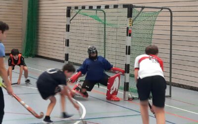 Die Hockey-AG des Stiftsgymnasiums informiert: Neue Torwartausrüstung für das Hockey-Training